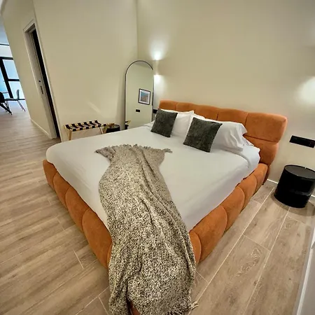 Tao 1 Next To The Aquarium *